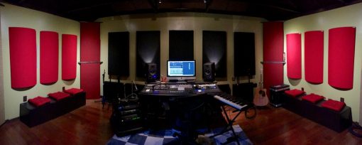 Polyfusors di GIK Acoustics in recording studio